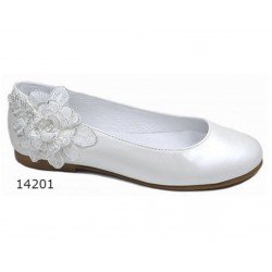 SPANISH IVORY FIRST HOLY COMMUNION SHOES BY TINNY SHOES STYLE 14201