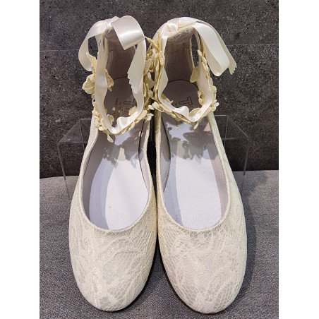 SPANISH LACE IVORY FIRST HOLY COMMUNION SHOES BY TINNY SHOES STYLE 15209 BIS