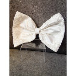 IVORY FIRST HOLY COMMUNION BOW STYLE PL40